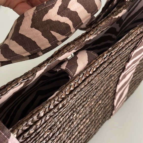 Brown straw pink/brown zebra print tote - Picture 3 of 5